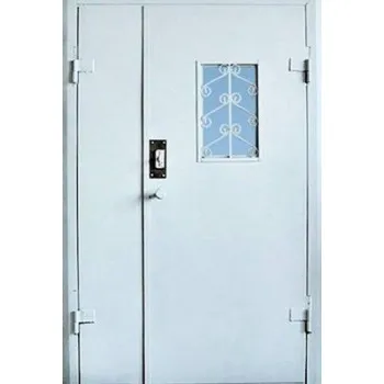 Дверь в подъезд со стеклом и решёткой